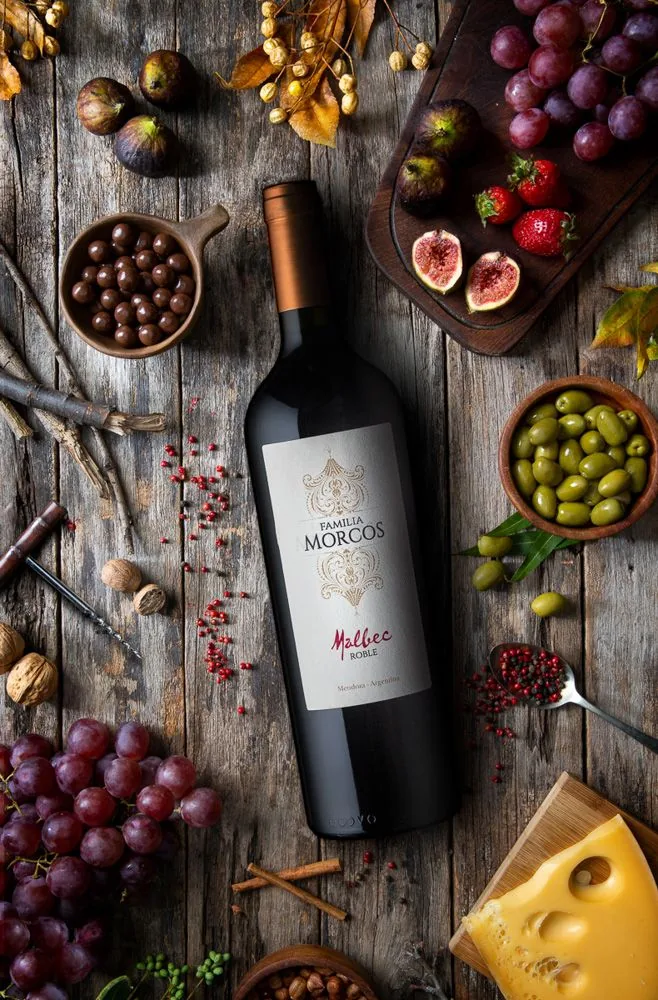 Fotografía de producto — Familia Morcos Malbec